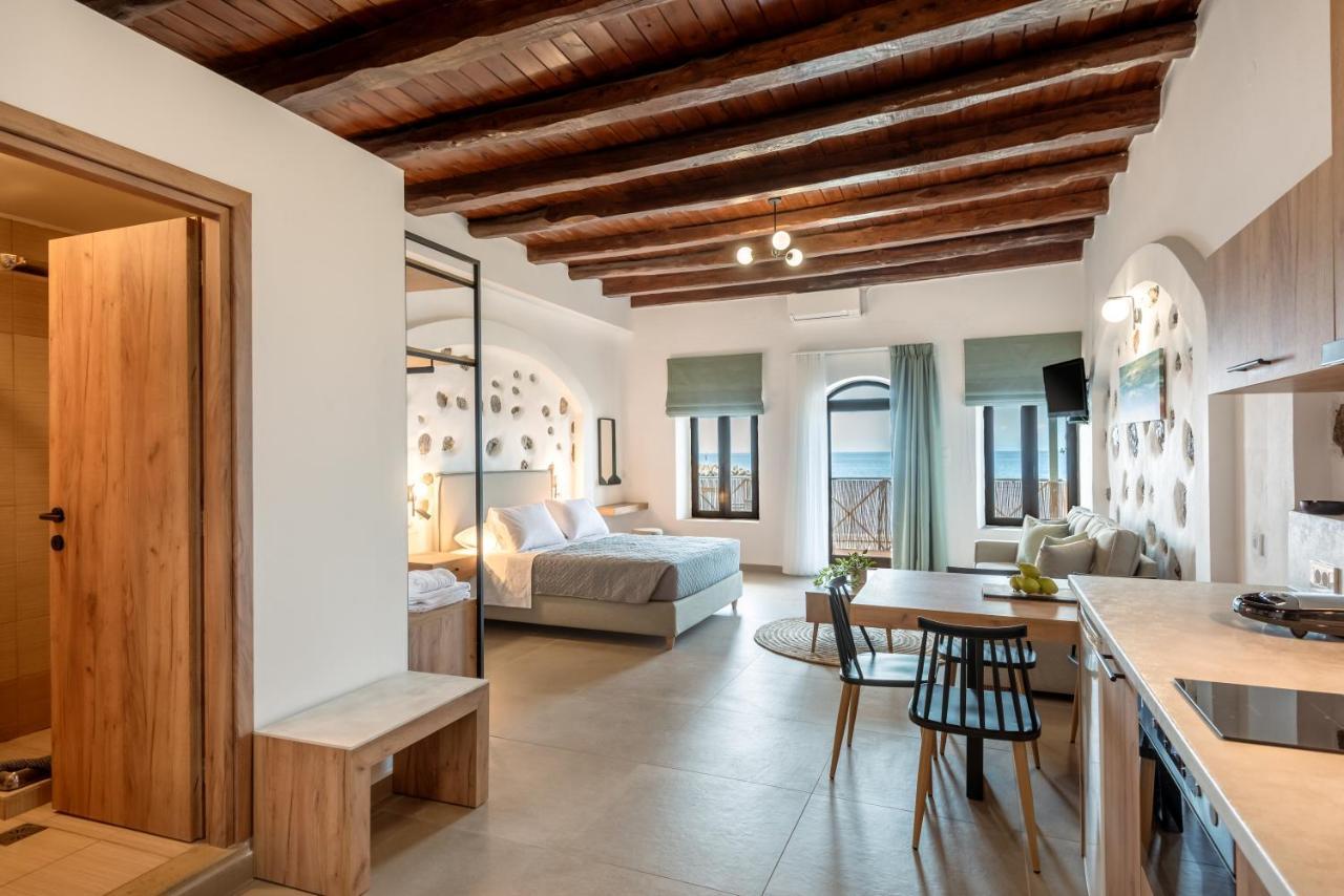 Superb Apartments Kriaras Sea View In Sfakia Khora Sfakion Bagian luar foto