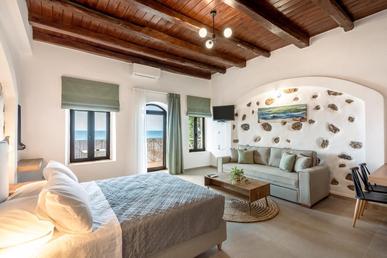 Superb Apartments Kriaras Sea View In Sfakia Khora Sfakion Bagian luar foto