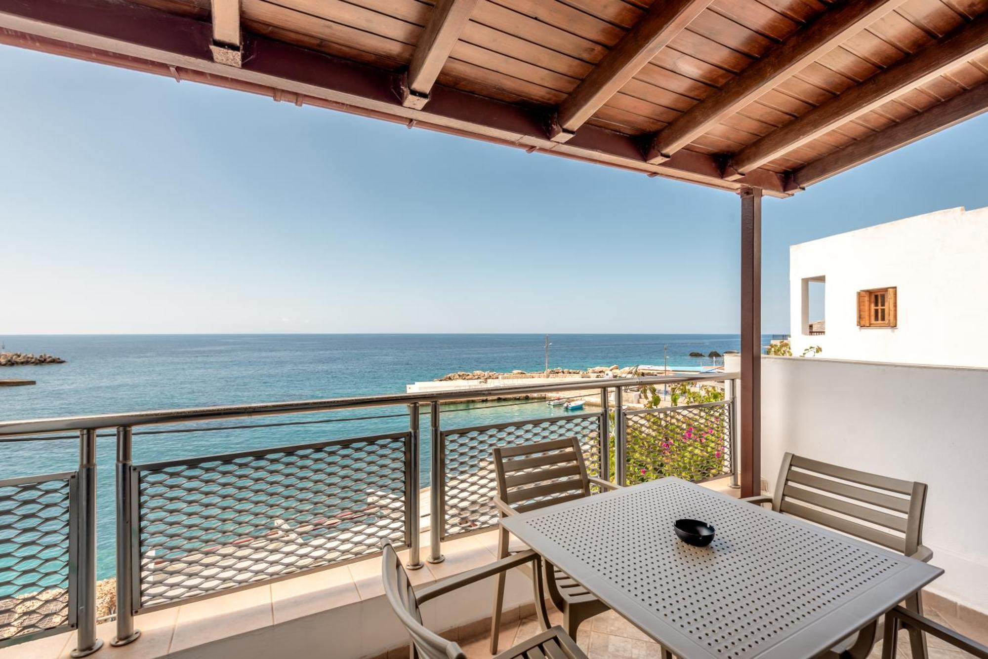 Superb Apartments Kriaras Sea View In Sfakia Khora Sfakion Bagian luar foto