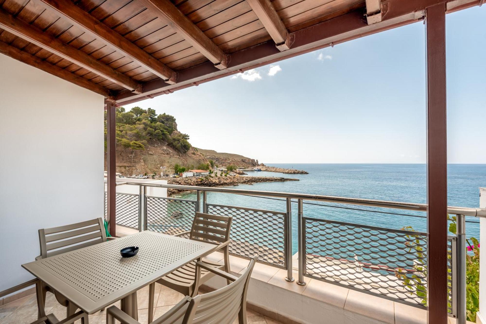 Superb Apartments Kriaras Sea View In Sfakia Khora Sfakion Bagian luar foto