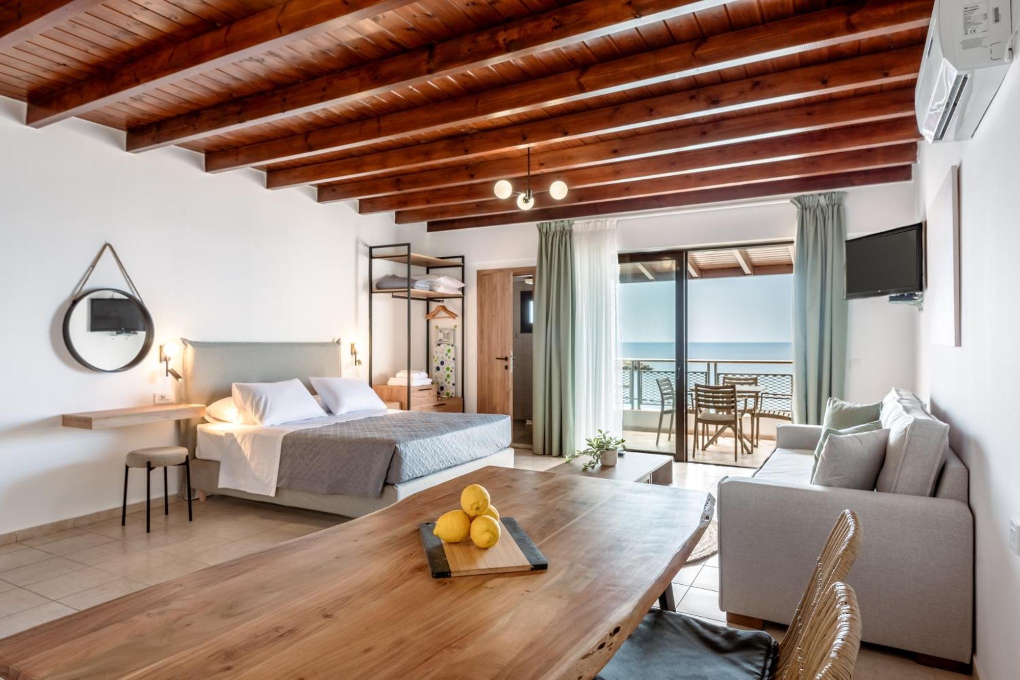 Superb Apartments Kriaras Sea View In Sfakia Khora Sfakion Bagian luar foto